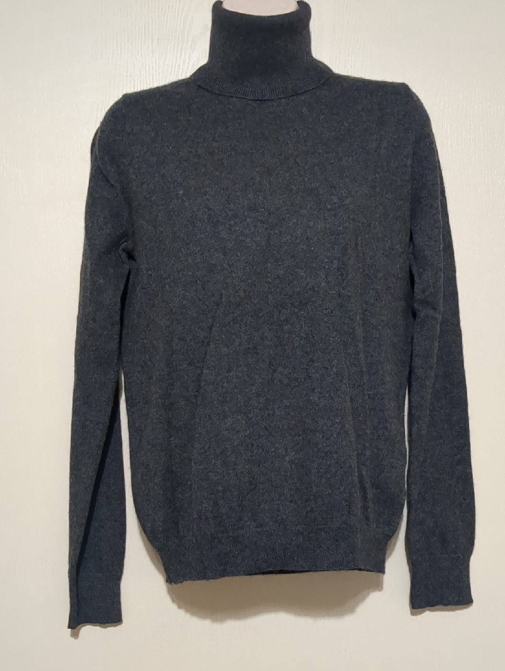 Uniqlo 100% Cashmere Turtleneck Sweater Charcoal Grey Women's Size Medium
